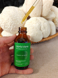 Lion's Mane mushroom extract dropper detail, Fleur de Fungi